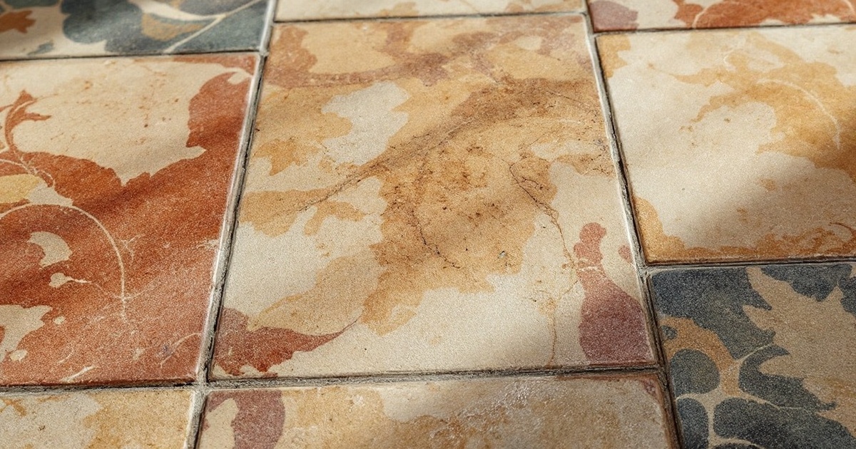 ¿Cuál es la diferencia entre azulejos cerámicos mate y brillantes?